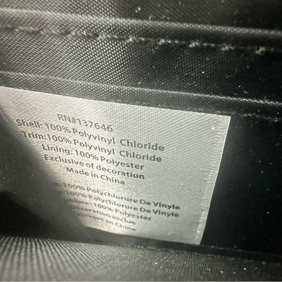 Vera New York Wallet Womens Black Signature Logo Zip Around Stripe Geometric New - Picture 7 of 10